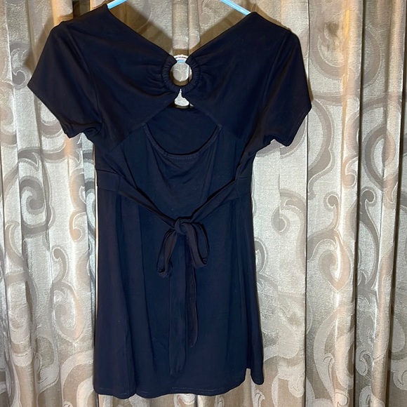 (Buy 3 for 500) Black tie up top for Women - Picture 3 of 7